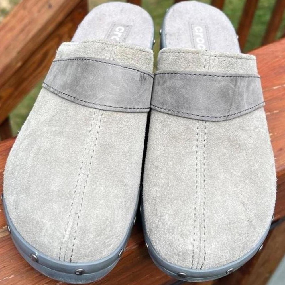 Crocs Womens 7 Cobbler Gray Suede Comfort Clogs Mules